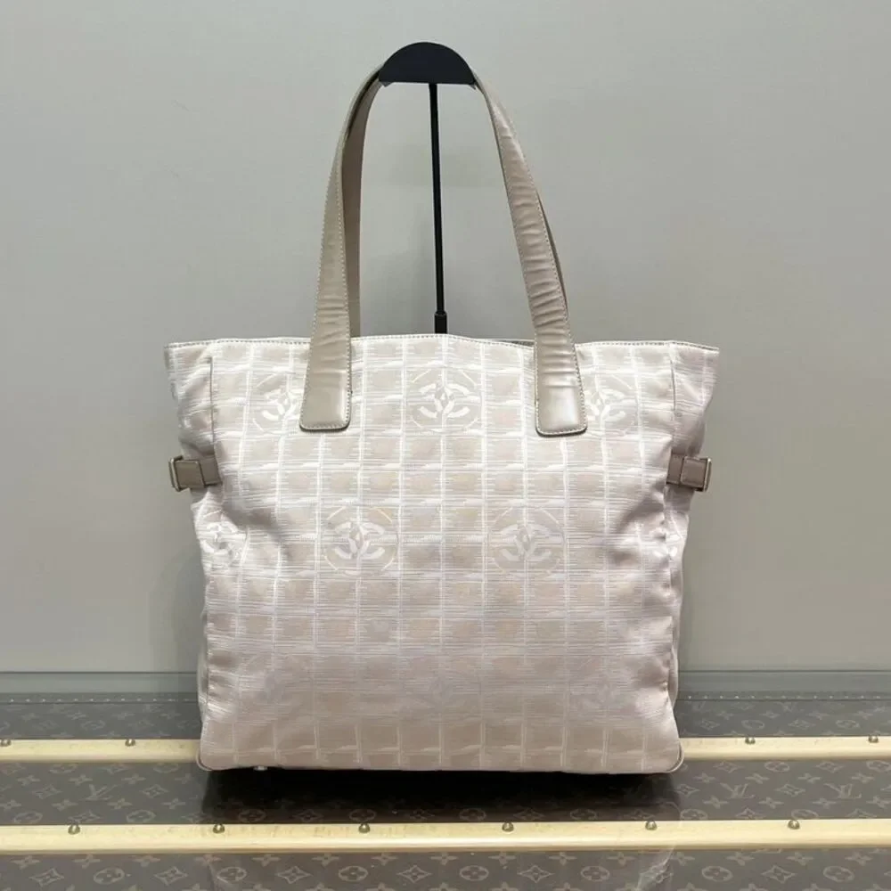 Chanel Women Pre-Loved Bag Very Good Condition
